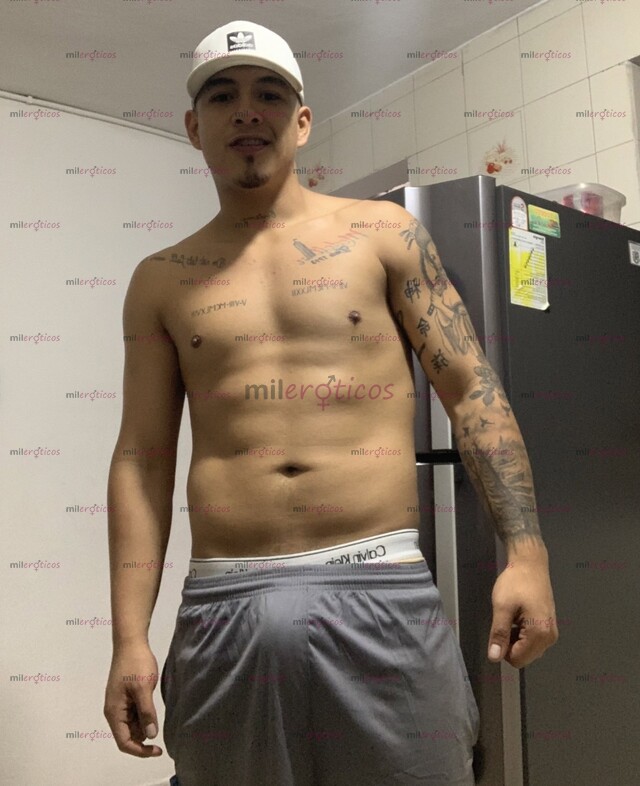 FOTOS DE MACHO TATUADO MUY CALIENTE, COMPLACIENTE VERGON