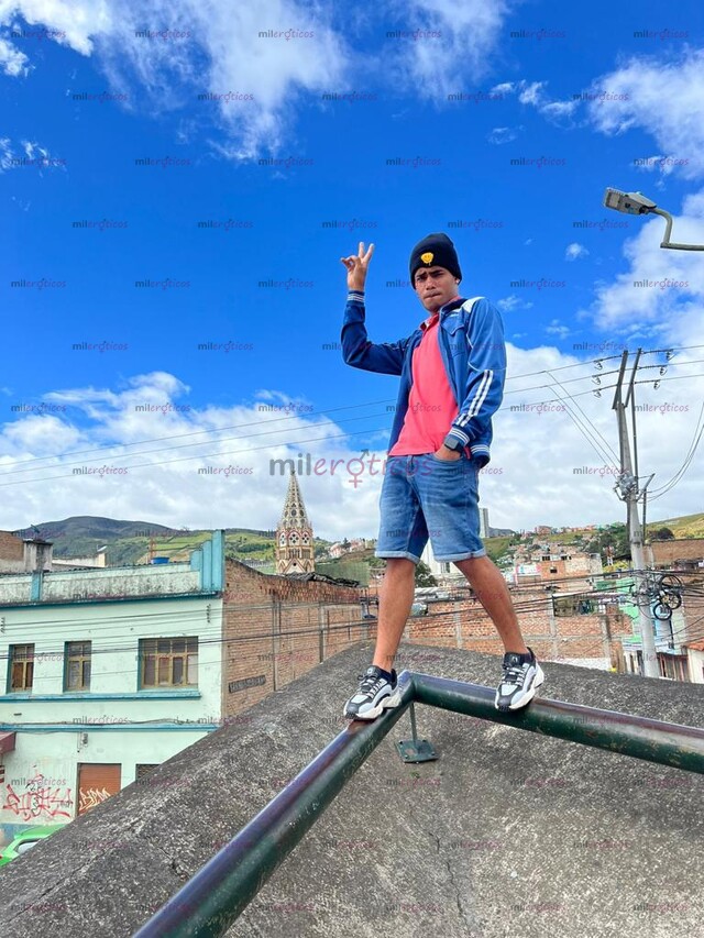 FOTOS DE MACHO HETERO VERGON ARRECHO 22CM CON SITIO