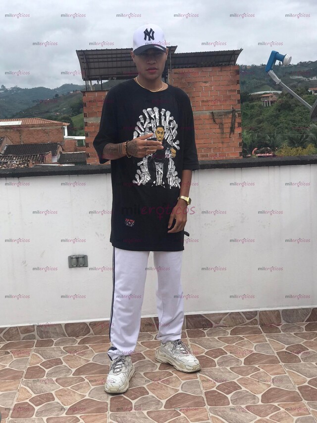 FOTOS DE JOVEN MORENO 21CM, DELGADO Y LECHERO DISPONIBLE.