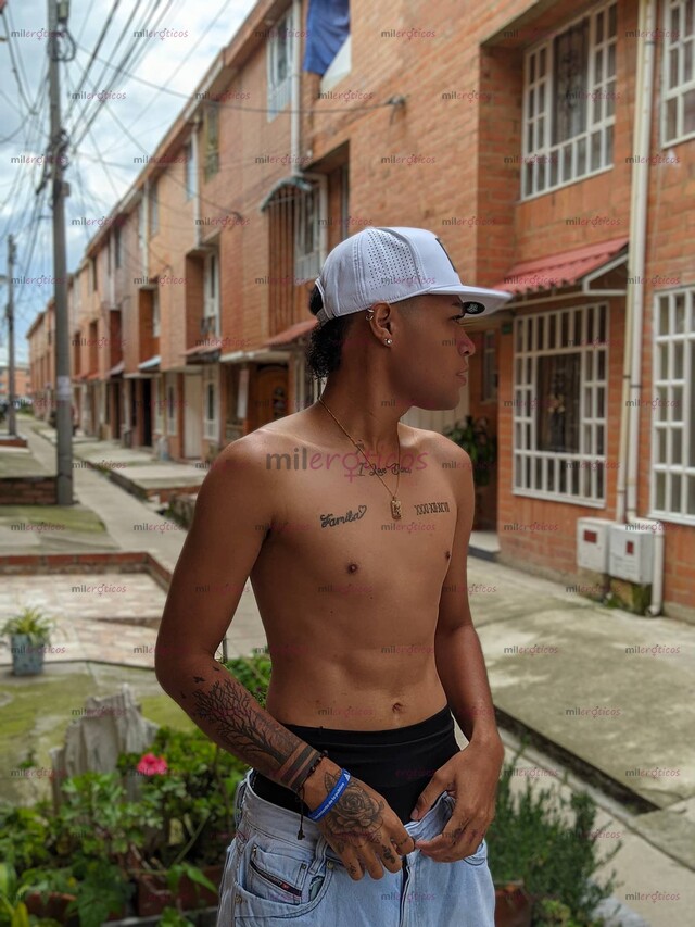 FOTOS DE JOVEN MORENO 21CM, DELGADO Y LECHERO DISPONIBLE.