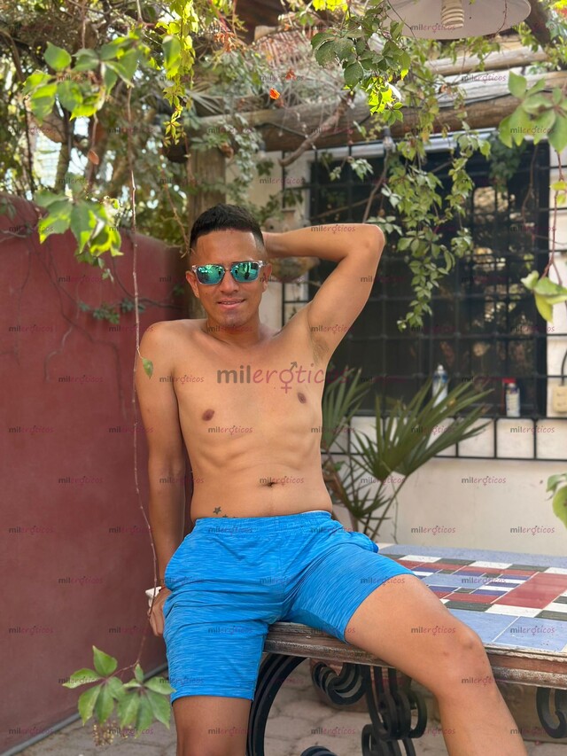 FOTOS DE COLOMBIANO SUPER ARDIENTE Y MUY COMPLACIENTE