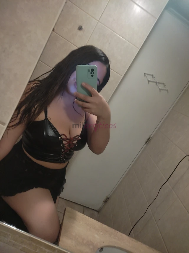 Hola amores soy coni tengo 24 anitos chilenita nueva en la ciudad cuento con lugar privado para poder recibirte mis servicios cuentan todo lo que quie...