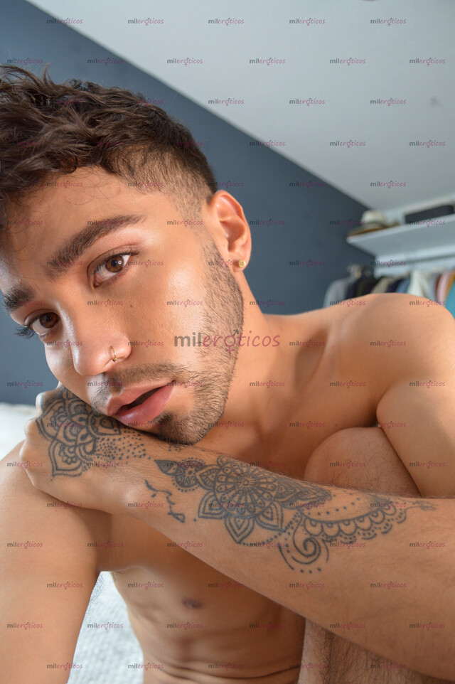 FOTOS DE CHICO BISEXUAL DEPORTISTA MODELO 20 AÑOS