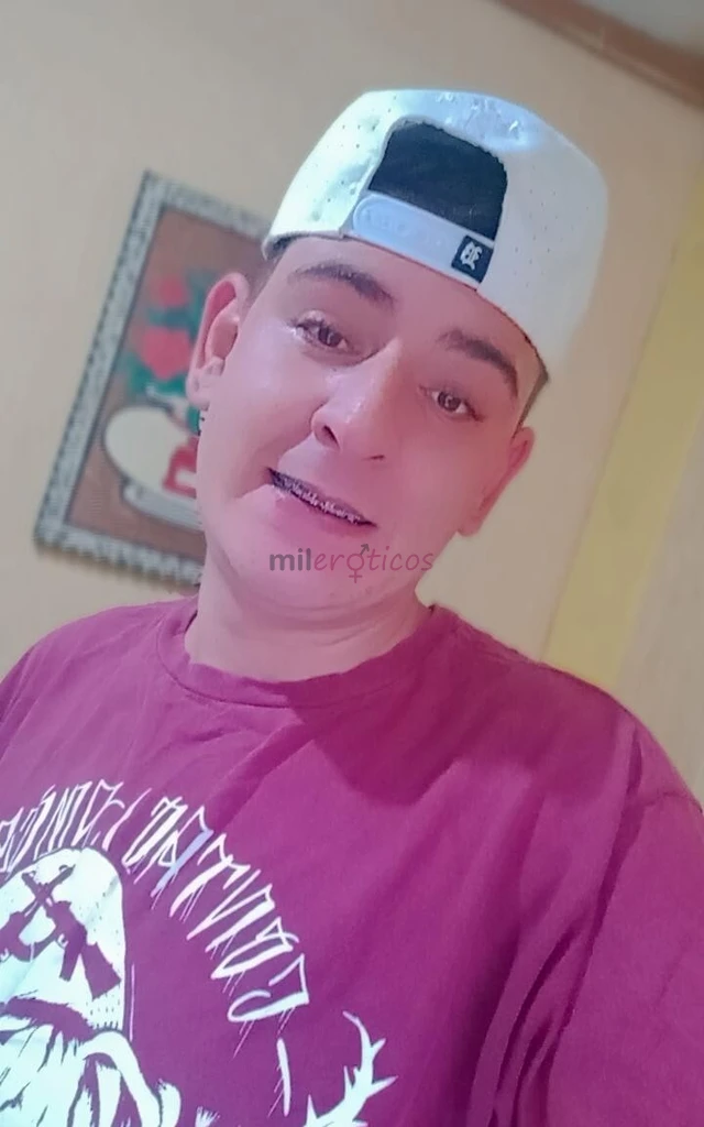 Pra vcs homens coroas mulheres casais sou bem legal tranquilo simpatico 19 cm cabelos castanhos corpo normal to aki em navegantes sou bem carinhoso tr...