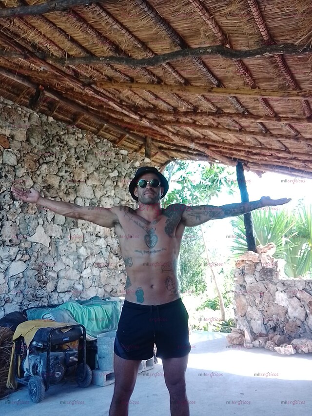 FOTOS DE MACHO CHACAL, MORENO, TATUADO... MANDA MENSAJE.