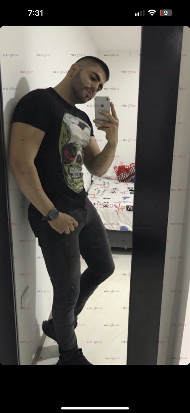 FOTOS DE ESTEBAN MODELO RECONOCIDO NUEVO EN LA CIUDAD COMPLACIENTE