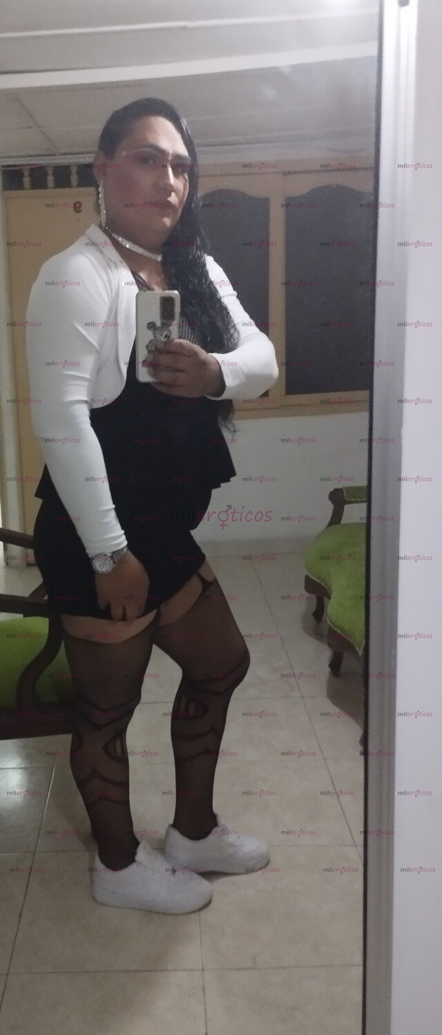 FOTOS DE NUEVA CHICA MORENA BELLA CON GANAS DE MUCHO PENE Y LECHE EN BOCA