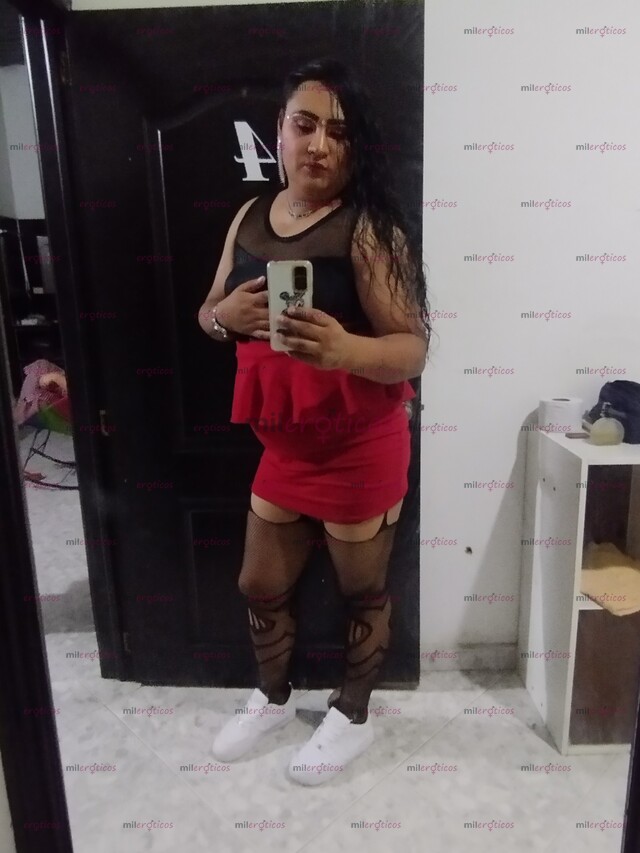 FOTOS DE NUEVA CHICA MORENA BELLA CON GANAS DE MUCHO PENE Y LECHE EN BOCA