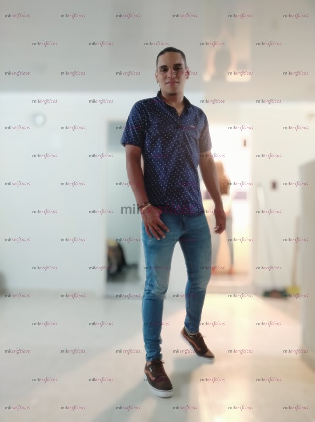 FOTOS DE HOLA SOY ALEJANDRO DISPUESTO A TUS FANTASIAS