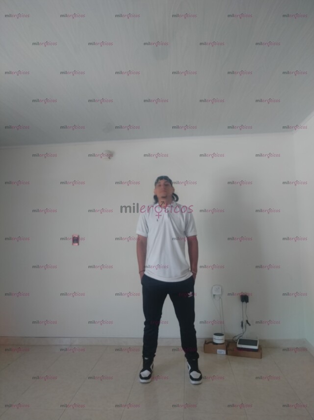 FOTOS DE HOLA SOY ALEJANDRO DISPUESTO A TUS FANTASIAS