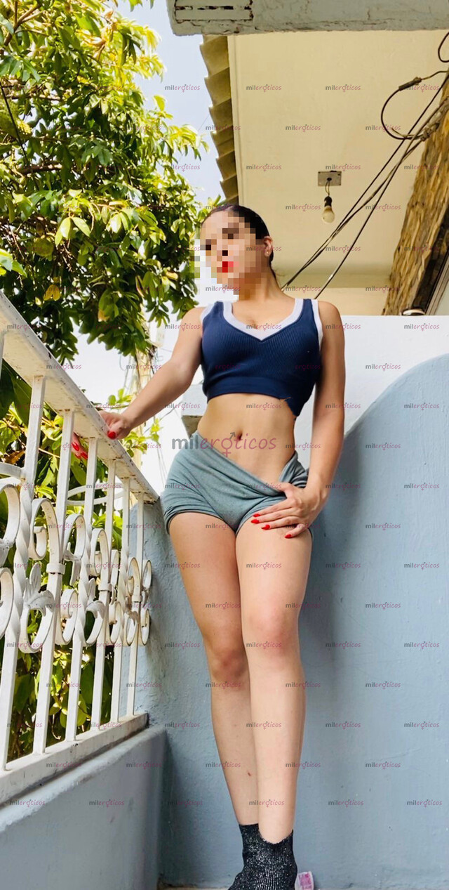 FOTOS DE AGARRAME, TOCAME TODA Y VERÁS COMO ME PONGO DE CALIENTE M VACÍO Y ESCURRO EN T