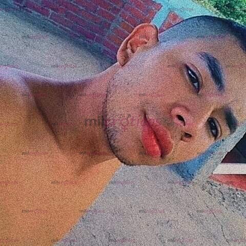 FOTOS DE POLLO 100% PASIVO. SERIO, NALGON Y DESCOMPLICADO