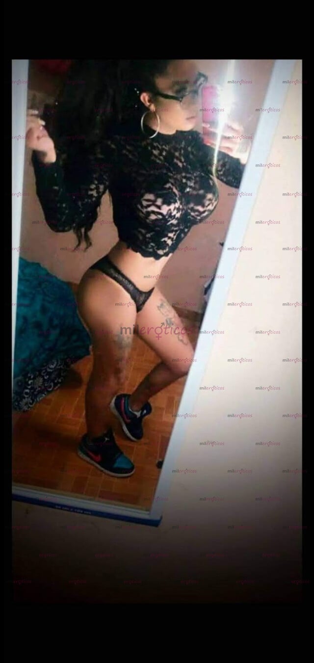 FOTOS DE MUÑEQUITA TRANS MUY FEMENINA CON TOTAL APARIENCIA DE MUJER Y UNA DOTACIÓN DE 18