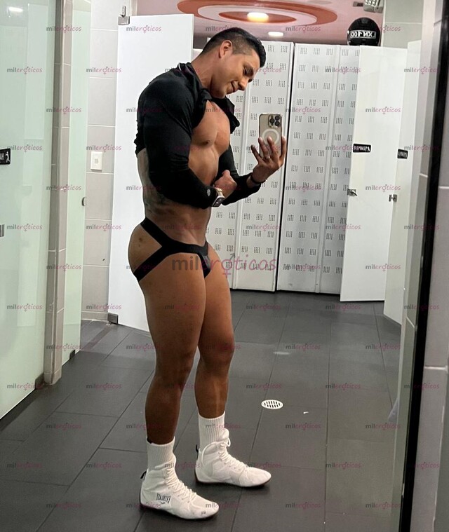 FOTOS DE MODELO CON SPA PERSONAL COMPLETAMENTE PRIVADO