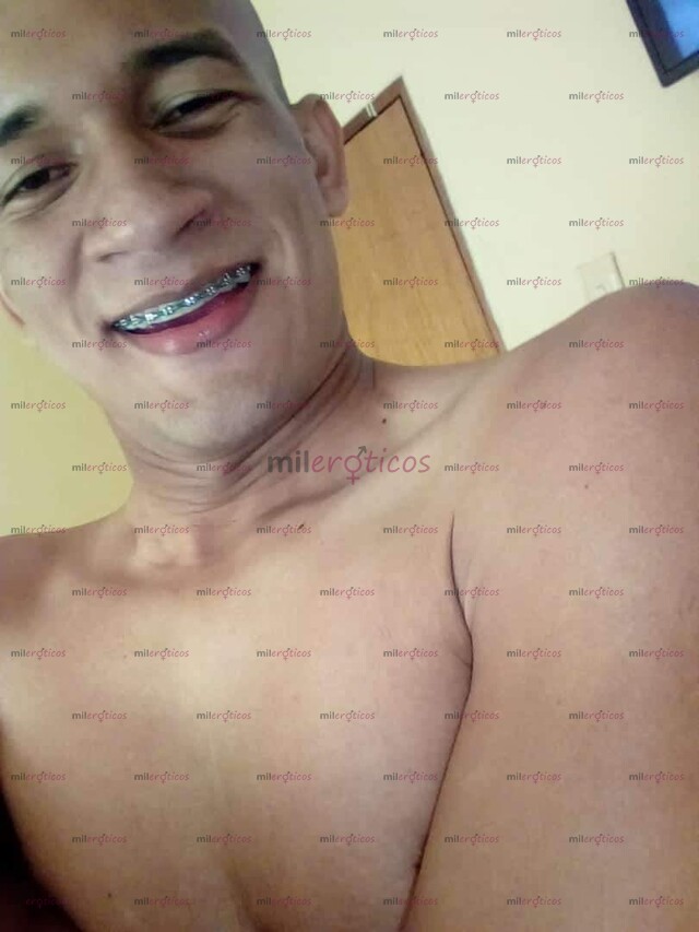 FOTOS DE EL CHICO QUE TE VA A QUITAR TODO EL ESTRÉS