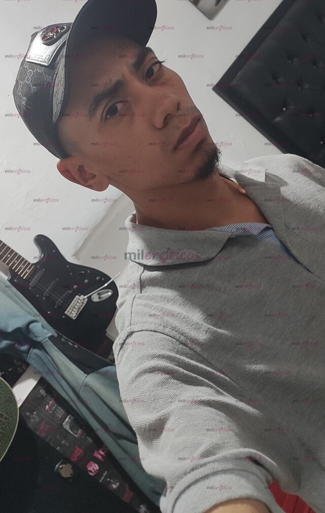 FOTOS DE HOLA, SOY YEFER MONTOYA ARDIENTE CHICO CON GANAS DE DARTE MUCHA VERGA