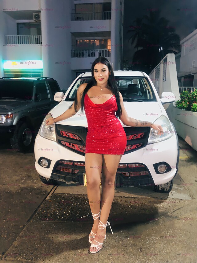 FOTOS DE HA REGRESADO TÚ CHOCOLATE CON TU FRESA EN LA PUNTA