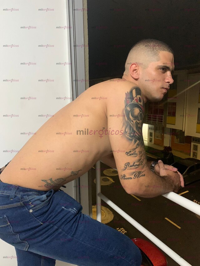 FOTOS DE CHICO MASCULINO RESERVADO Y CON LAS BOLAS LLENAS DE LECHE.