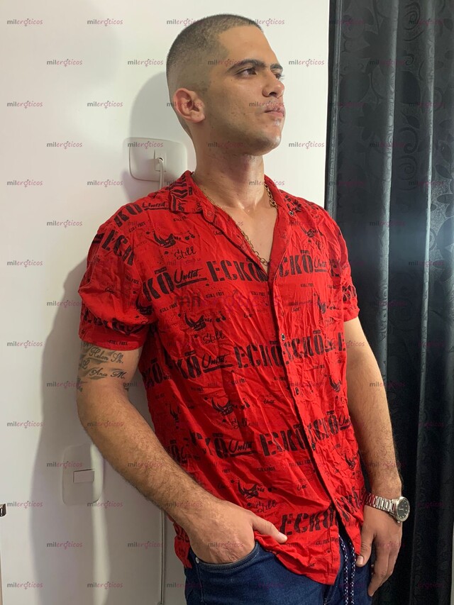 FOTOS DE CHICO MASCULINO RESERVADO Y CON LAS BOLAS LLENAS DE LECHE.