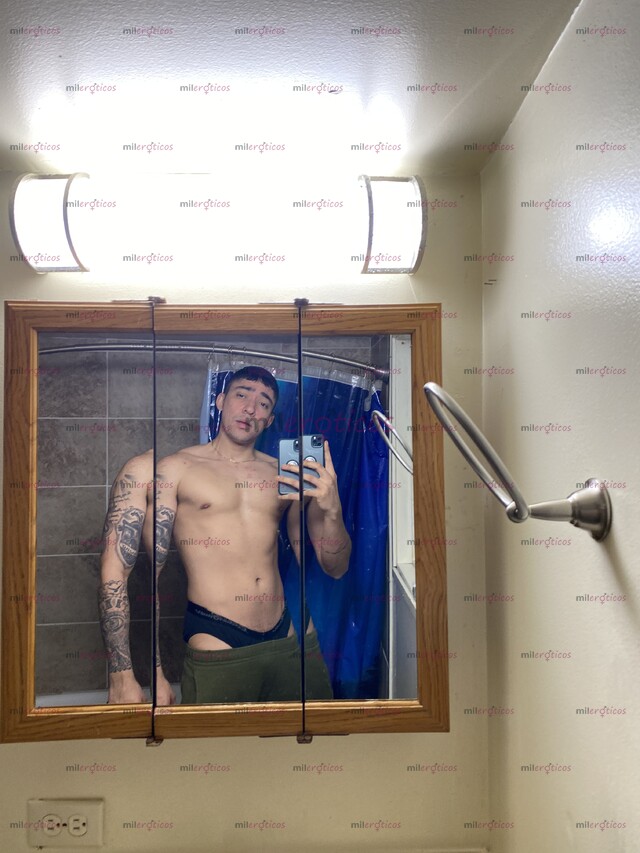 FOTOS DE HEY, SOY RODRI, SOY UN MACHO MUY CALIENTE, CON MUCHA LECHE ESPECIAL PARA TI,