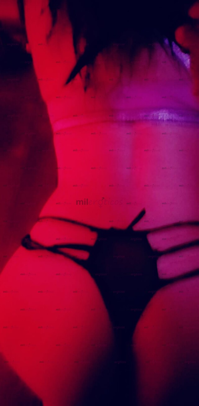 FOTOS DE ME LLAMO ZOE, ME GUSTA QUE M DEN DURO . Y TÍRAME TU LECHITA EN MI CULITO