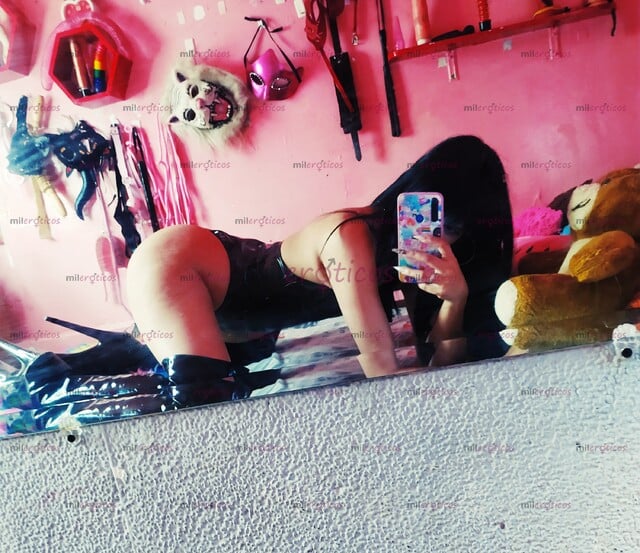 FOTOS DE HOLA CORAZÓN BELLO MI NOMBRE ES KANDY TENGO 19 AÑITOS SOY UNA FLACA PELI NEGRO P