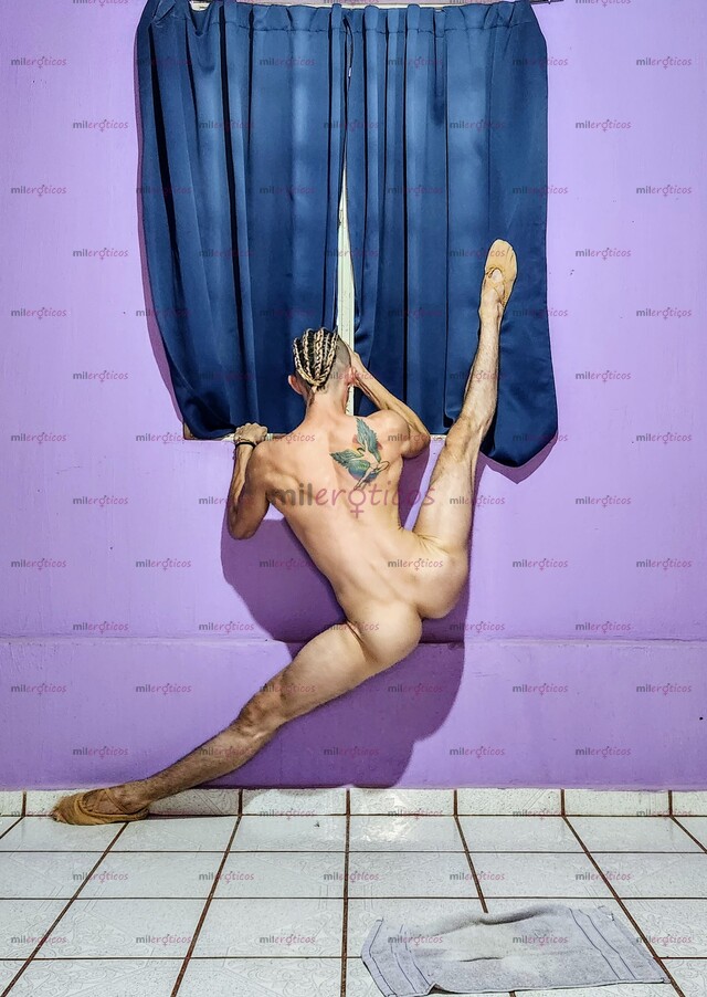 FOTOS DE CHICO BOTTOM TWINK, TONIFICADO, ELÁSTICO Y MUY COMPLACIENTE