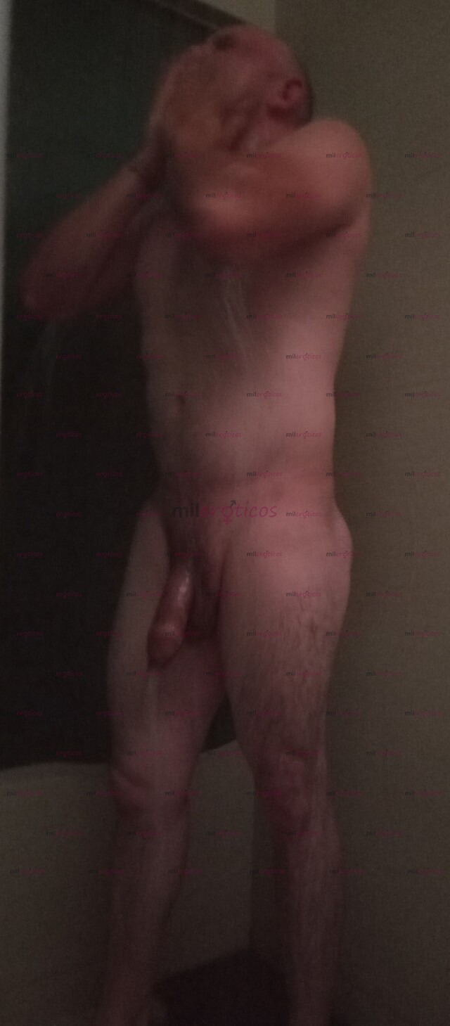 FOTOS DE NUEVO EN EL MEDIO. GIORGIO 28 AÑOS. MIEMBRO DE 20CM.