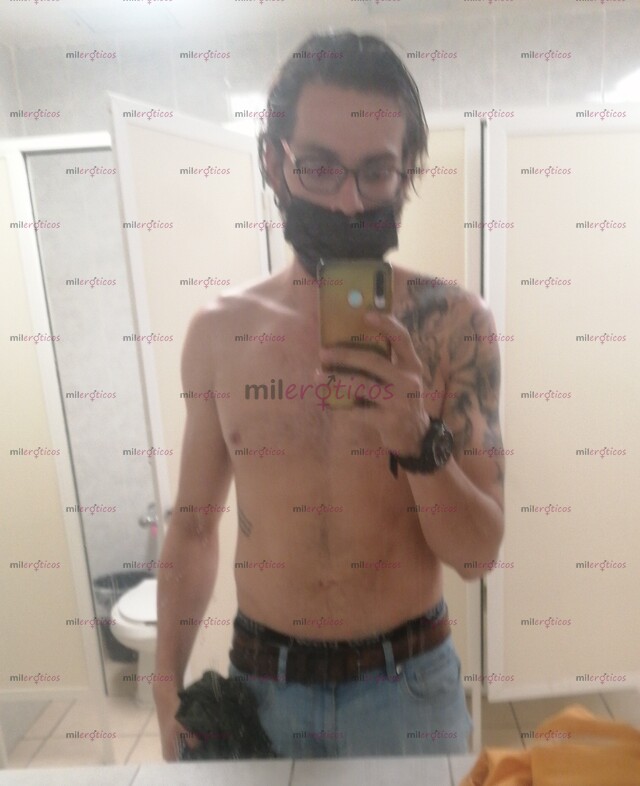 FOTOS DE JOVEN GUAPO YDOTADO PARA SATISFACERTE. .