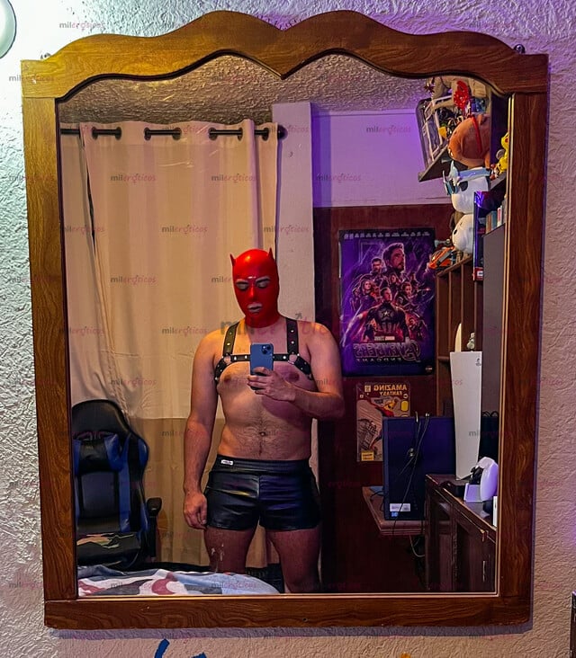 FOTOS DE TWINK DOTADO CON BUENA VERGA PARA BRINDARTE UN RICO SEXO!