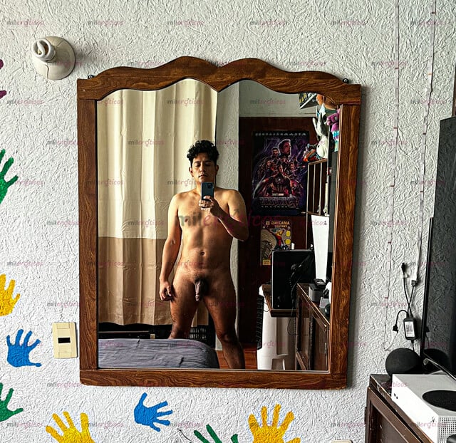 FOTOS DE TWINK DOTADO CON BUENA VERGA PARA BRINDARTE UN RICO SEXO!