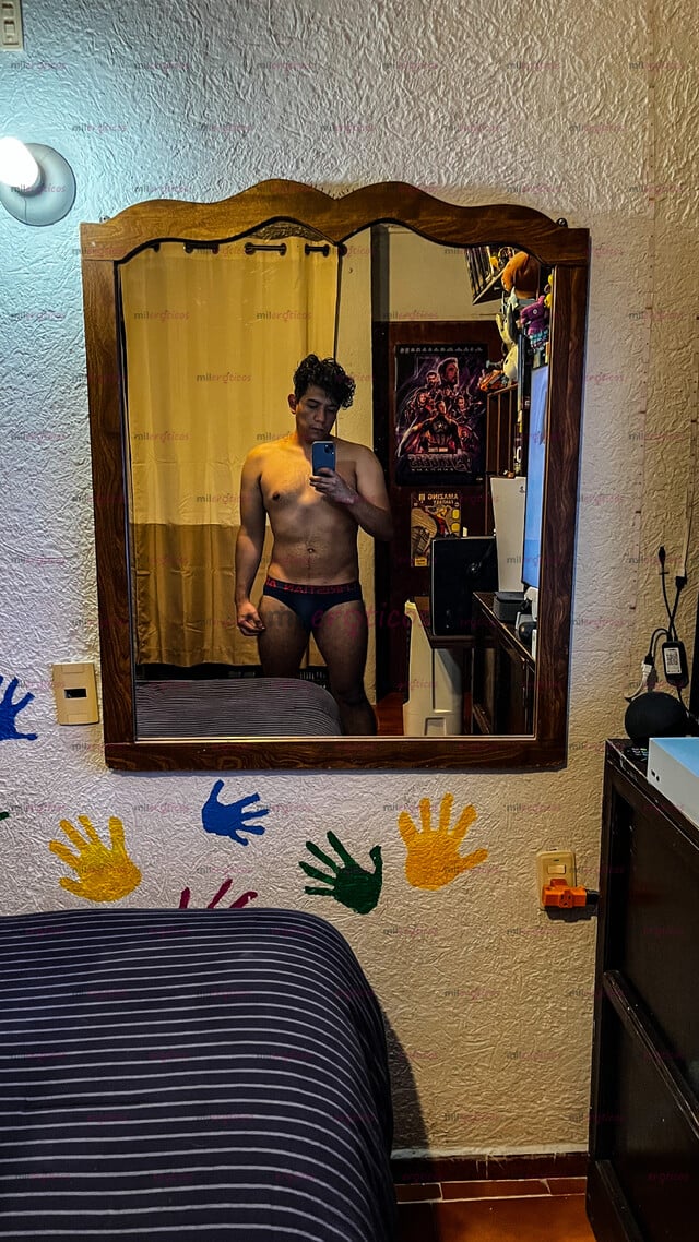 FOTOS DE TWINK DOTADO CON BUENA VERGA PARA BRINDARTE UN RICO SEXO!
