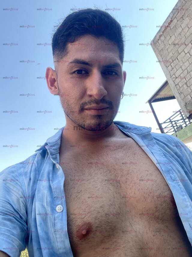 FOTOS DE BUSCAS PASARLA RICO, COMPLETAMENTE DISCRETO CON UN JOVEN GUAPO?
