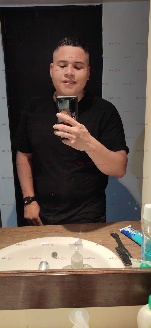 FOTOS DE SOY UN JOVEN MUY PRUDENTE ACCEADO Y DISPUESTO A HACER TUS SUEÑOS REALIDAD