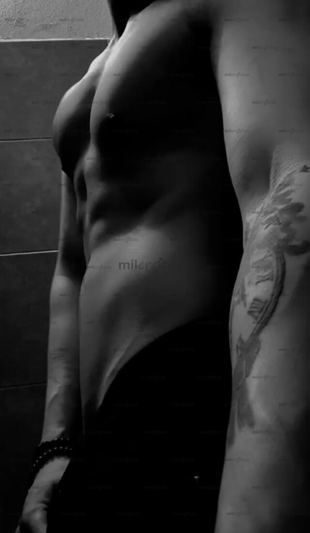 FOTOS DE CHICO DE 25 CON BUENA CUERPO Y VERGA PARA TU BUEN RATO