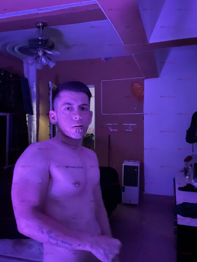 FOTOS DE DIEGO CHAVO SCORT GAY MASCULINO 26 AÑOS CON LUGAR LIMPIO COMODO Y DISCRETO