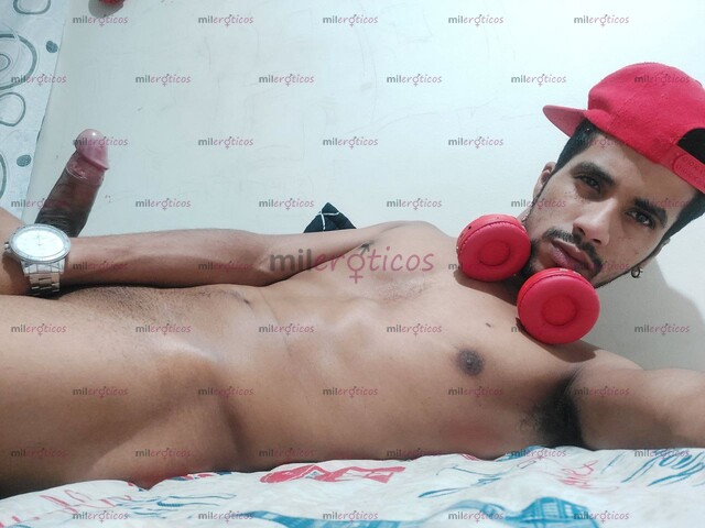 FOTOS DE JOVEN DIVERTIDO PROFESIONAL VERSATIL LECHERO
