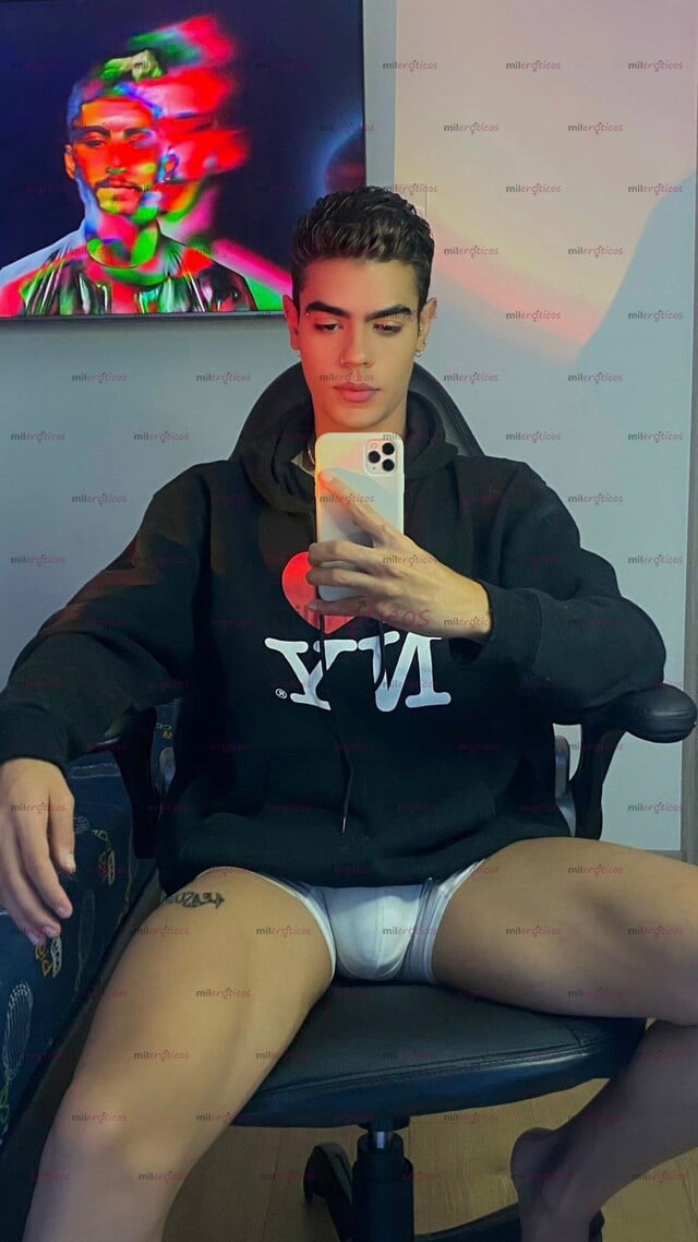 FOTOS DE CHICO PAISA MUY SEXY DISPUESTO A CUMPLIR TUS FANTASIAS