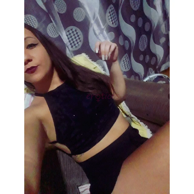 Linda gata branca olhos claros cabelos medios liso corpo escultural gostosa peituda branquinha atendimento com total prazer pra vc eu tenho local prox...