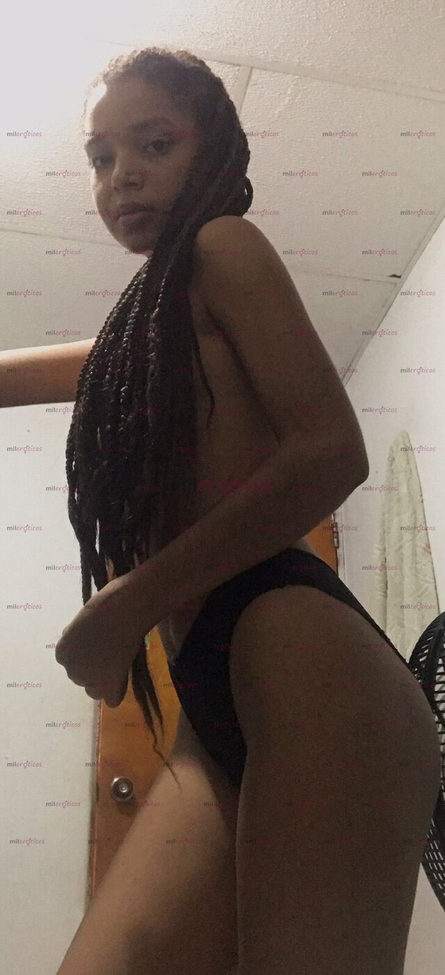 FOTOS DE SHANTALL, RICA FLACA TENGO TODO LO QUE BUSCAS PARA BOTAR TU LECHE