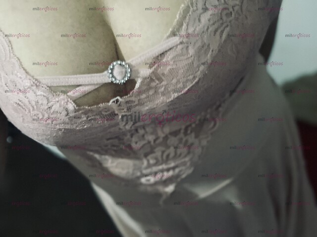 FOTOS DE CACHONDA, SABROSA NENA VOLUPTUOSA CON PIERNAS DELICIOSAS