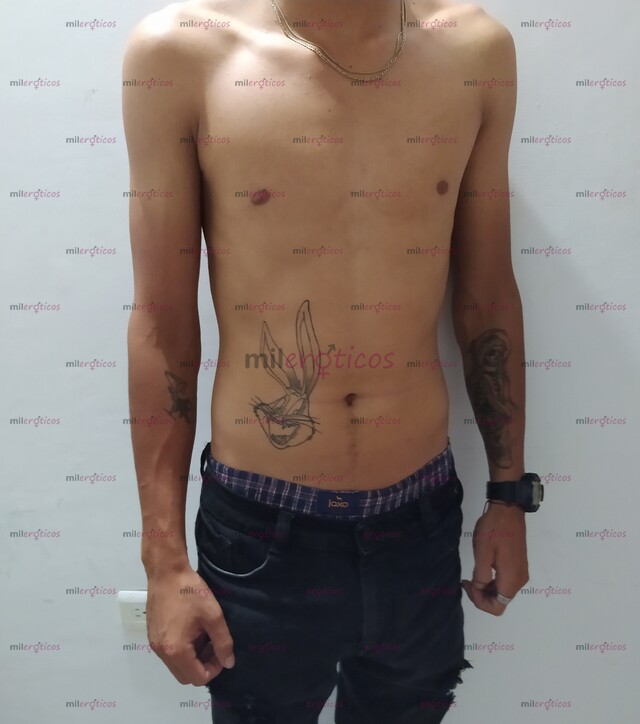 FOTOS DE JOVEN 19 AÑOS SERIO RESERVADO DOTADO DISPUESTO A COMPLACER