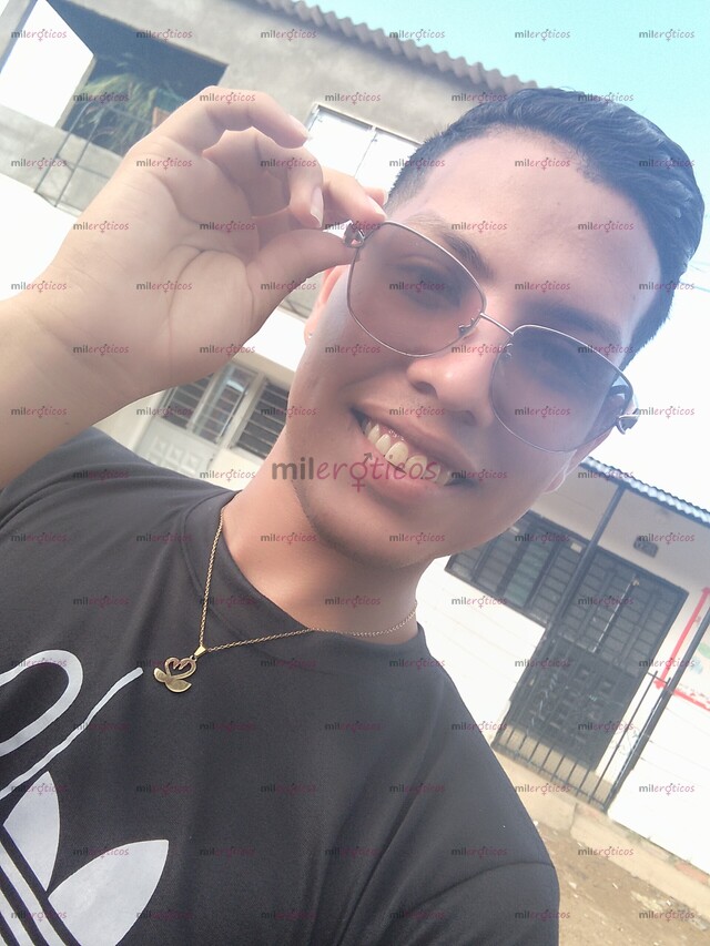 FOTOS DE ME LLAMO DAVID TENGO 21 AÑOS BUSCO DIVERTIRME