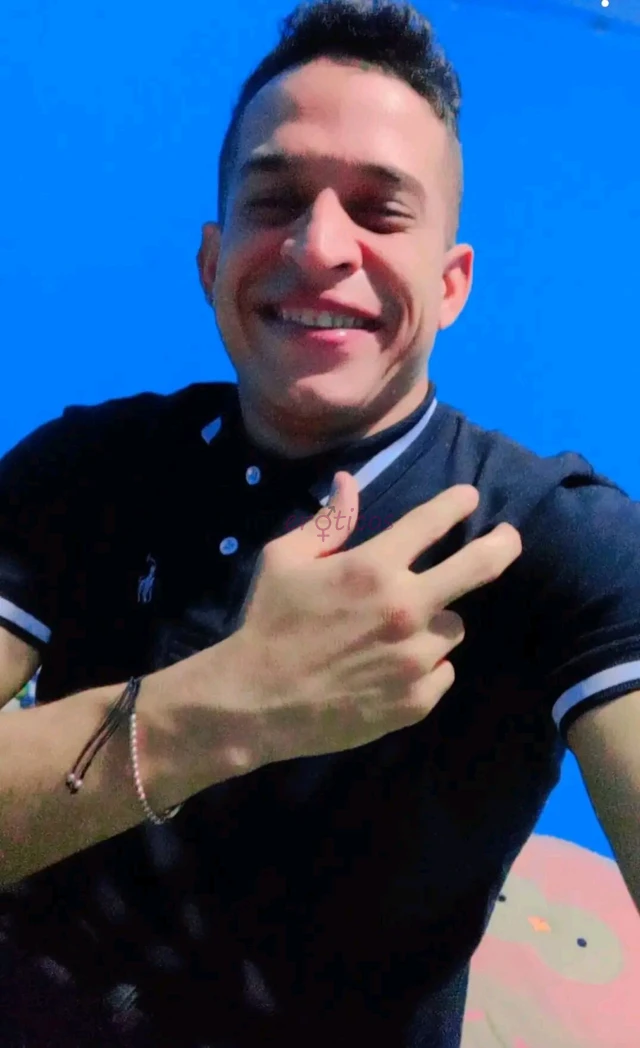 Hola soy un joven de 23 anos discreto sero plumas versatil doy besos caricias abrazos masajes eroticos full morbo rico sexo tengo sitio tambien algo d...