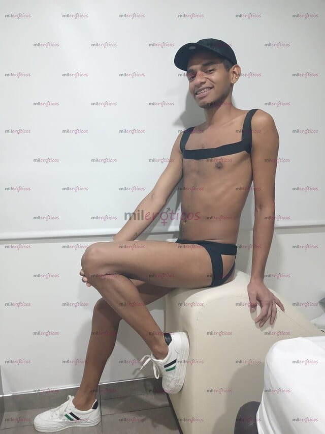 FOTOS DE ANDRES CHICO APUESTO PARA PASAR UN EXCELENTE RATO LLENO DE PASIÓN Y MORBO