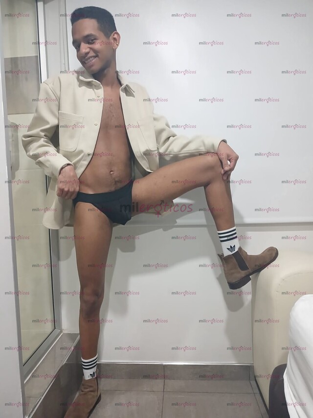 FOTOS DE ANDRES CHICO APUESTO PARA PASAR UN EXCELENTE RATO LLENO DE PASIÓN Y MORBO