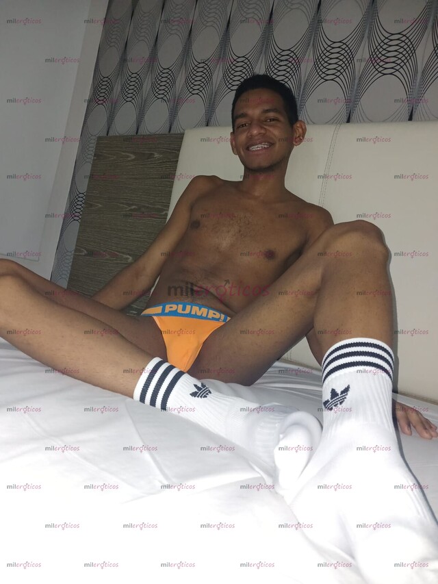 FOTOS DE ANDRES CHICO APUESTO PARA PASAR UN EXCELENTE RATO LLENO DE PASIÓN Y MORBO