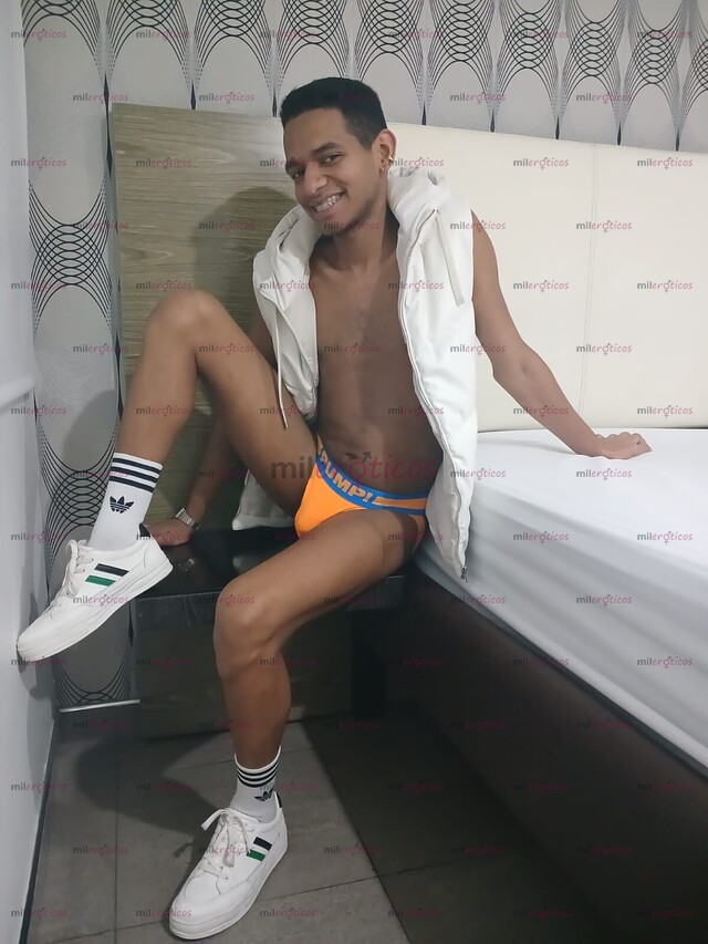 FOTOS DE ANDRES CHICO APUESTO PARA PASAR UN EXCELENTE RATO LLENO DE PASIÓN Y MORBO