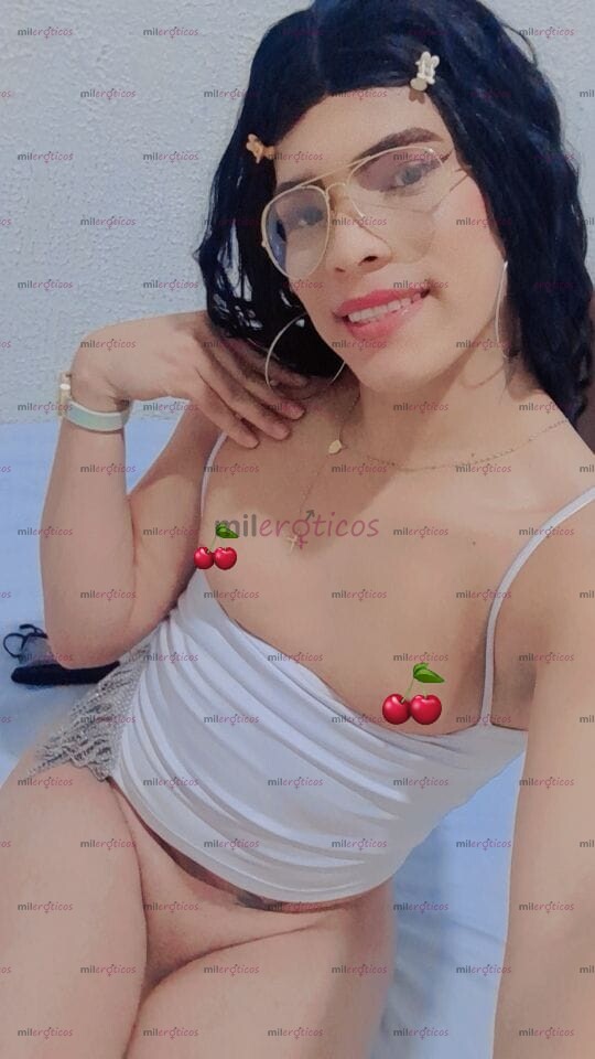 FOTOS DE DANIELITA ... CON LA MEJOR CHUPADERA ANAL NO TE LO PIERDAS