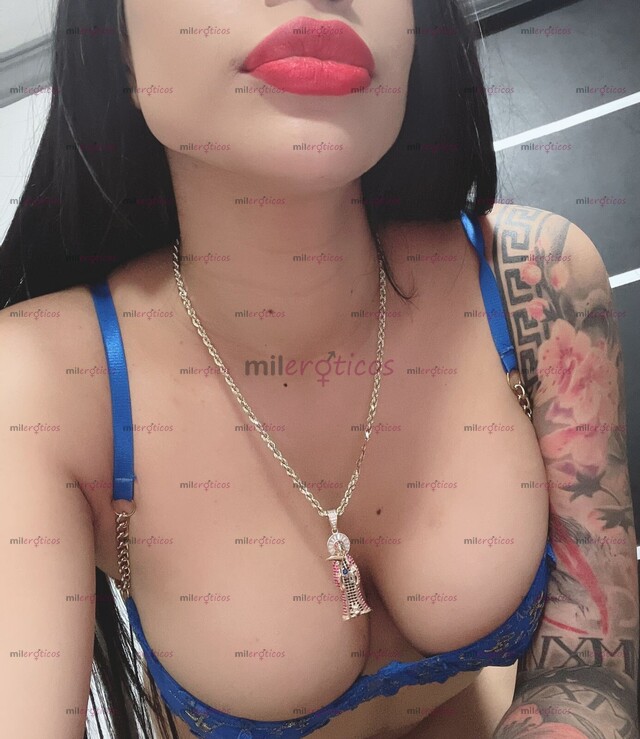 FOTOS DE CHANEL 20 AÑITOS BONITA Y COMPLACIENTE CACHONDA Y ESTRECHA